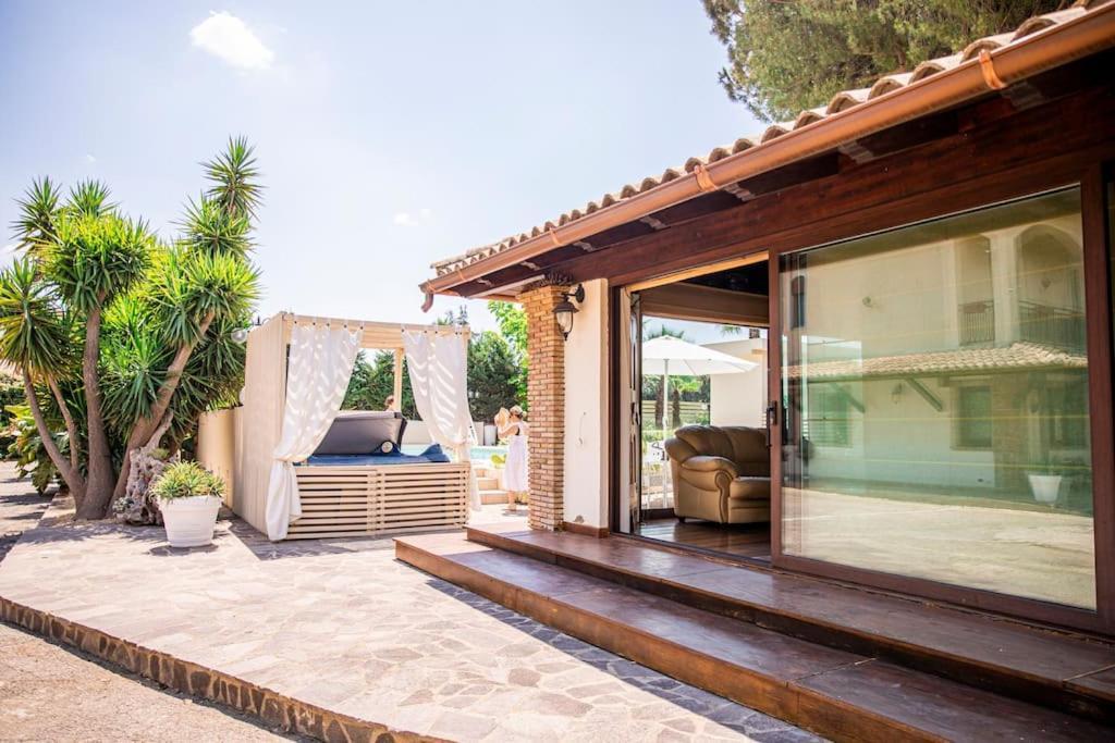 Villa Laoconte Piscina, Jacuzzi E Biliardo Canicatti Exterior photo