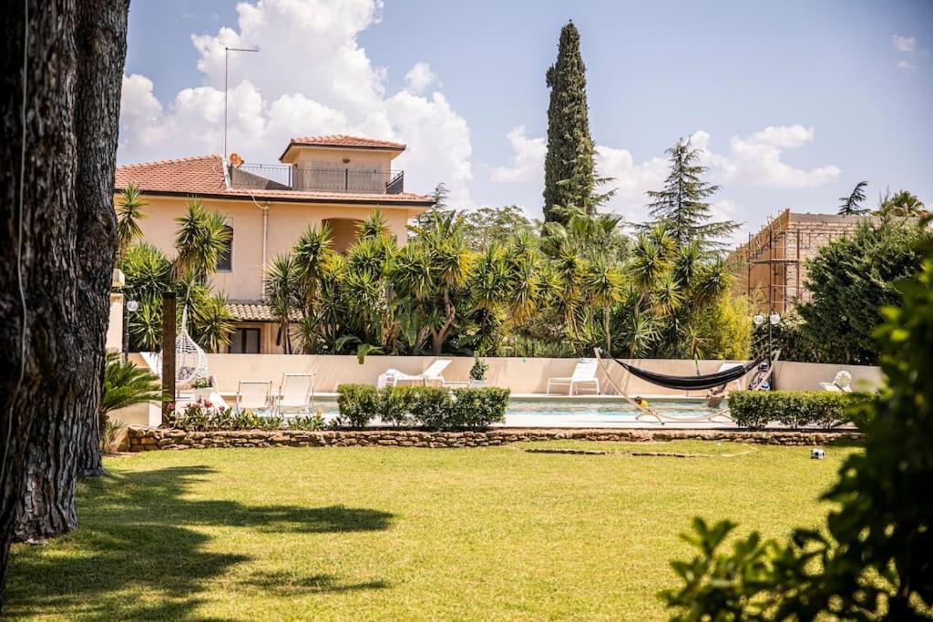 Villa Laoconte Piscina, Jacuzzi E Biliardo Canicatti Exterior photo